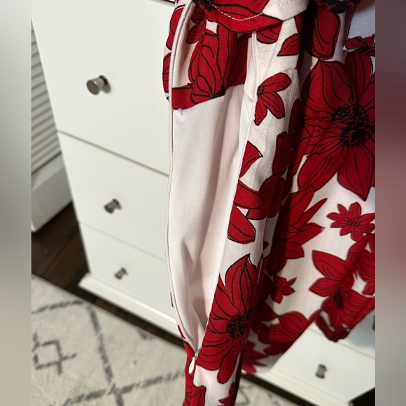 Floral Romper - Tie in Front - Picture 13 of 13